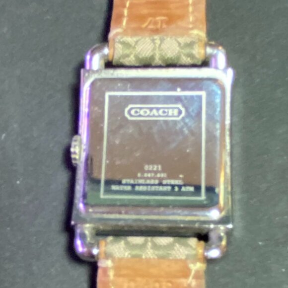 COACH WATCH LADIES WHITE SQUARE DIAL - Picture 3 of 5
